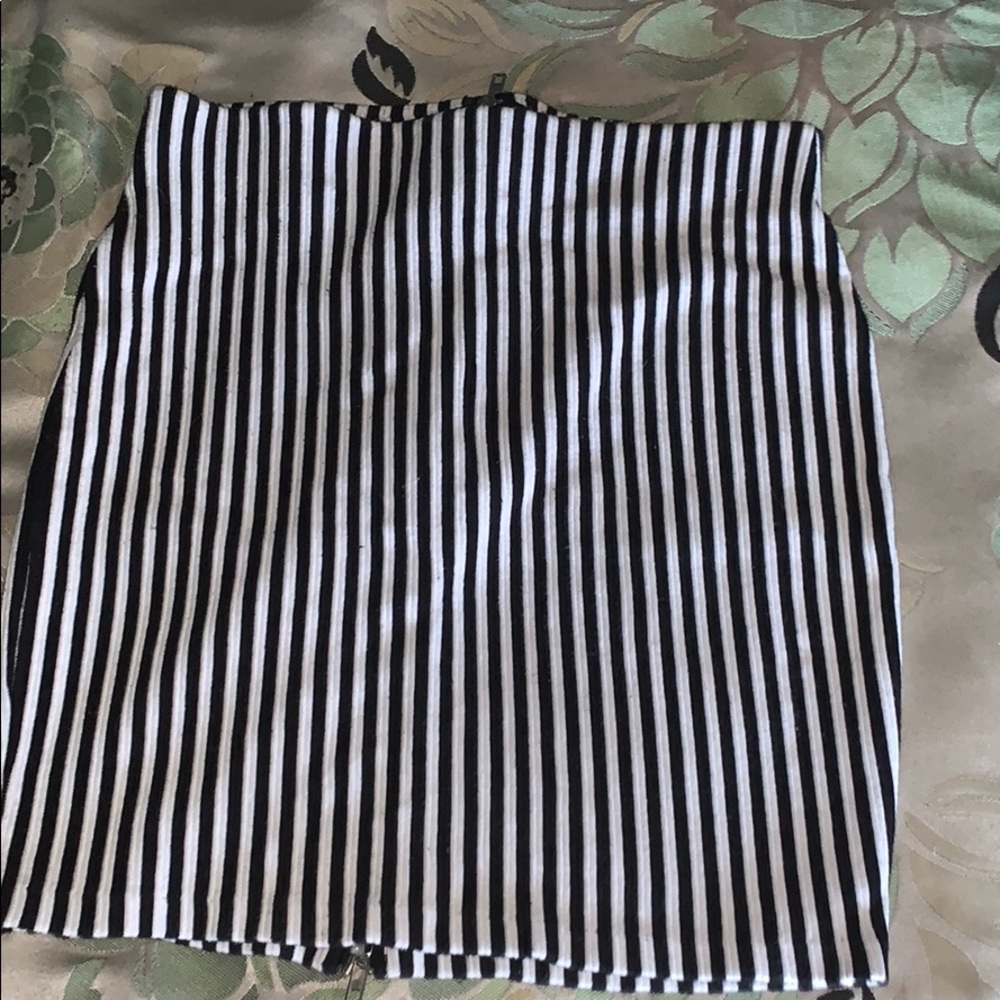 Skirt - Picture 2 of 2